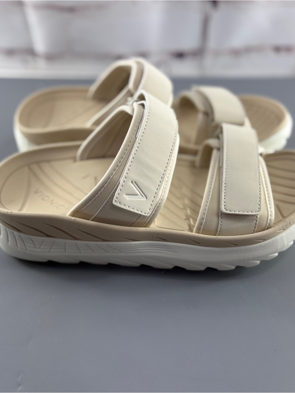 Vionic Renewal Men's / Women's Recovery Sandals Cream / White Size W 10 / M 8.5 - Picture 2 of 6